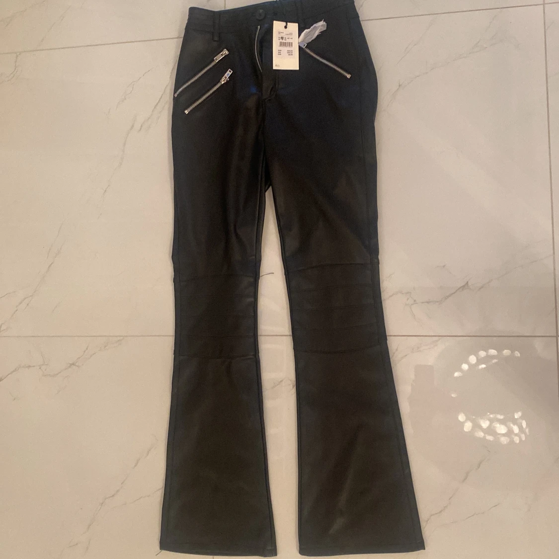 Skinbyxa från bikbok