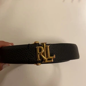 Lauren Ralph Lauren Bälte - Säljer en RLL bälte One-size. Använd några gånger. 400kr