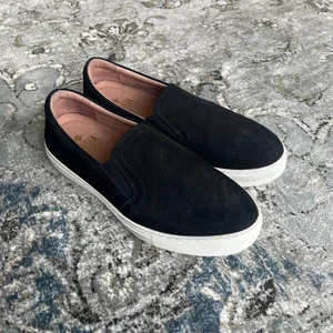 Skor - Jättefina slip ons från Dasia! Typ använd 1 gång! Storlek 38! 🤍