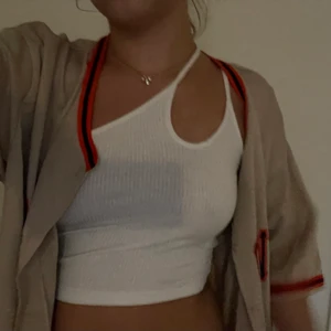 90s jersey shirt - oversized skjorta som man kan ha öppen och stänga, fint över bikini på sommaren