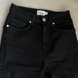 Straight jeans - Svarta raka jeans Melissa Bentsen x NA-KD Använt skick 