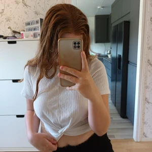 Vit tröja  - Vit jättefin tröja från shein. Fint skick.