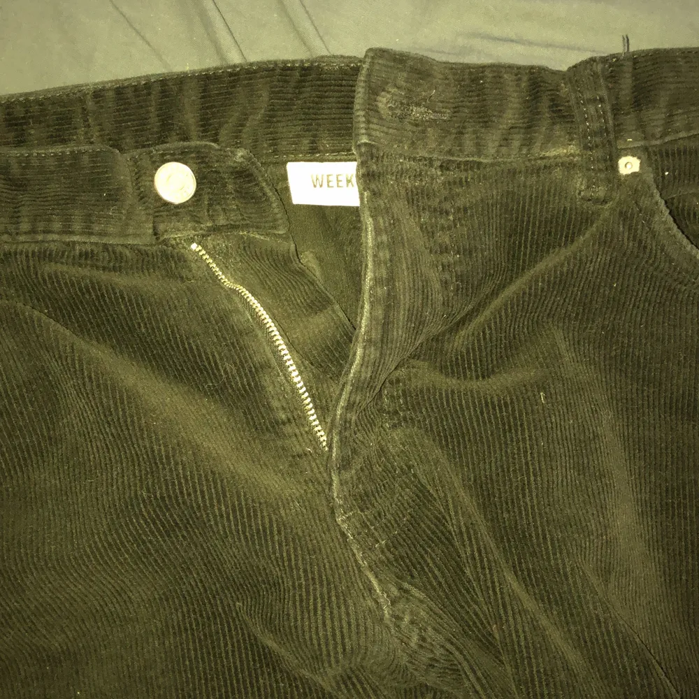 Manchester byxor i storlek 33 köpta på Plick men endast använt dem Max 5 gånger. Jeans & Byxor.