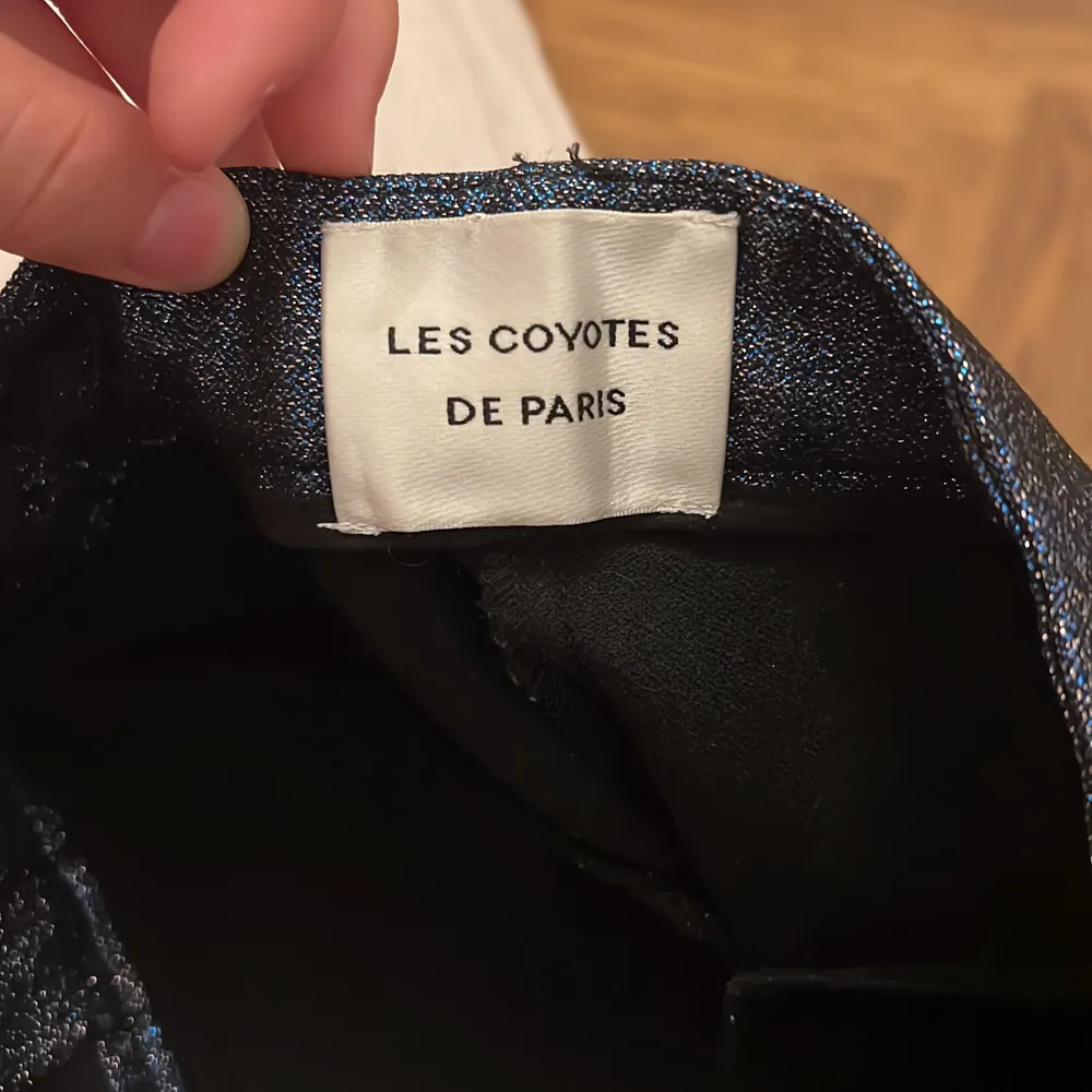 slutsålda les coyte de Paris byxor. Säljs för 1000kr för 10 åring. Men de passar även en 13 åring. Jeans & Byxor.
