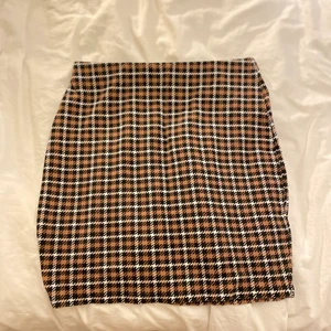 Mönstrad kjol - Kjol i storlek 38