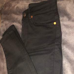 Oanvända svarta skinny jeans från lager 157