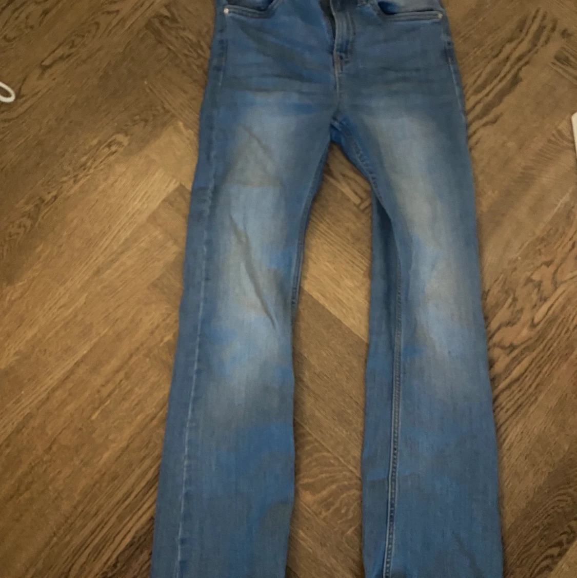 Utsvängda midrise jeans