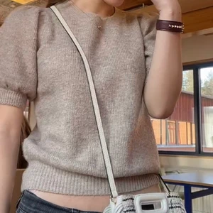 Stickat t-shirt - Säljer denna fina stickade tshirt från vero moda som e knappt använd