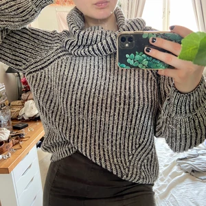 Stickad tröja - Såå mysig stickad tröja men behöver plats i garderoben!