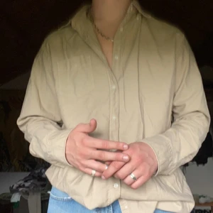 Skjorta - Somrig och snygg Ralph Lauren tröja, väldigt bra skick utan slitage/fläckar/defekter. 😁