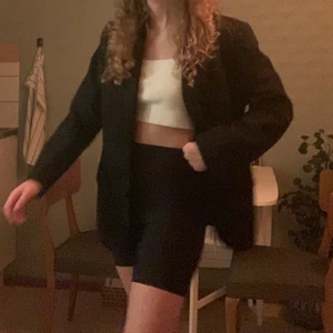 Oversized kavaj - Skitsnygg kavaj köpt second hand. Säljes pågrund av att jag redan har två snarlika.