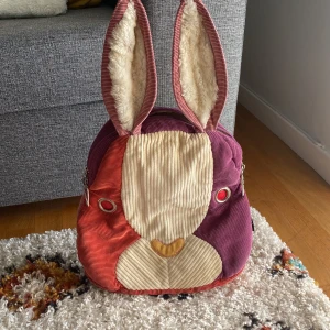 Morn väska  - Har några skönhetsfläckar, kan skicka mer bilder om det behövs 😊  