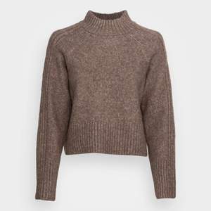 Bruna stickad tröja från Zalando ⭐️ perfekt nu till hösten ⭐️ använd ett fåtal gånger så i bra skick💙 200+frakt 
