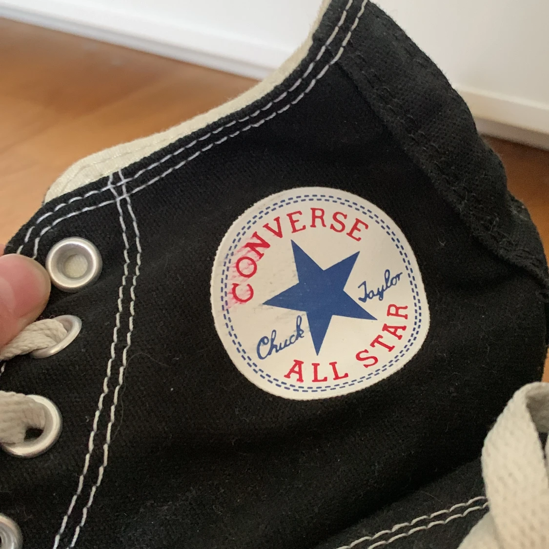 Svarta converse strl 41 - 90