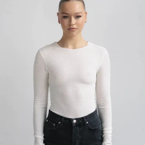 Helt ny A-dsgn tröja - Säljer denna helt nya a-dsgn tröja i stl L då jag råkat beställa två. Pris kan diskuteras och lappen är kvar💓