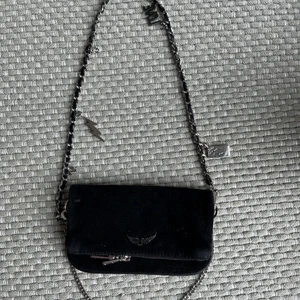 Zadig väska  - Säljer denna Zadig väska! Limited edition, nypris 2700, längre Zadig band medföljer. 