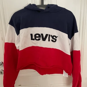 Levis huvtröja - En fin huvtröja i märket Levis🤗