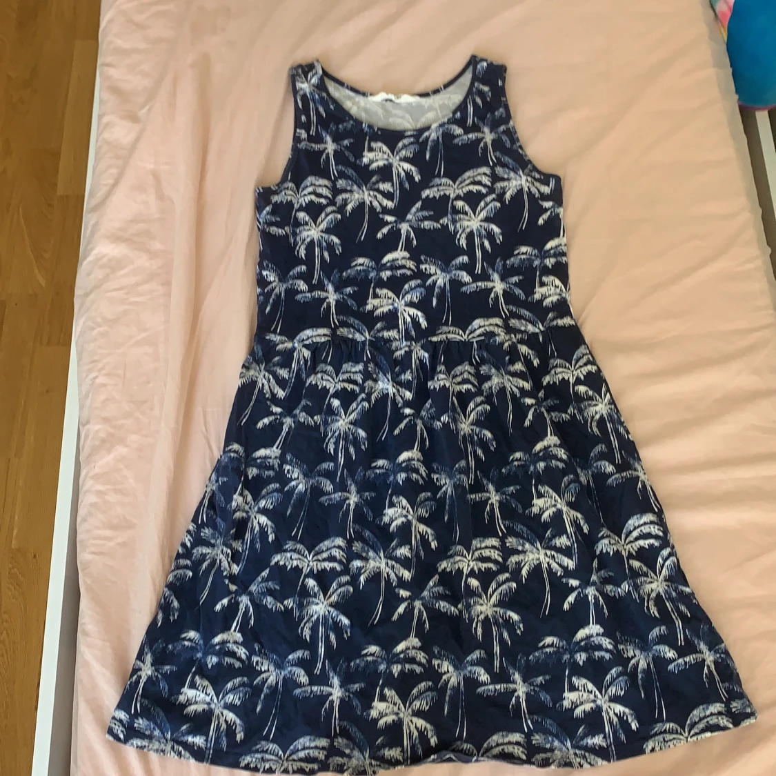 Jag säljer en klänning 