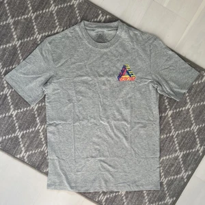 PALACE tee - Storlek: XL