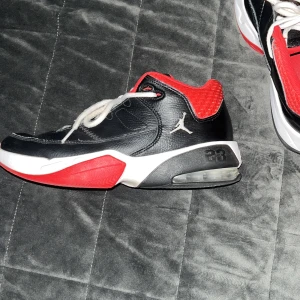 Jordan Max Aura 3 - De är i bra skick, även om de använts ett par gånger. 