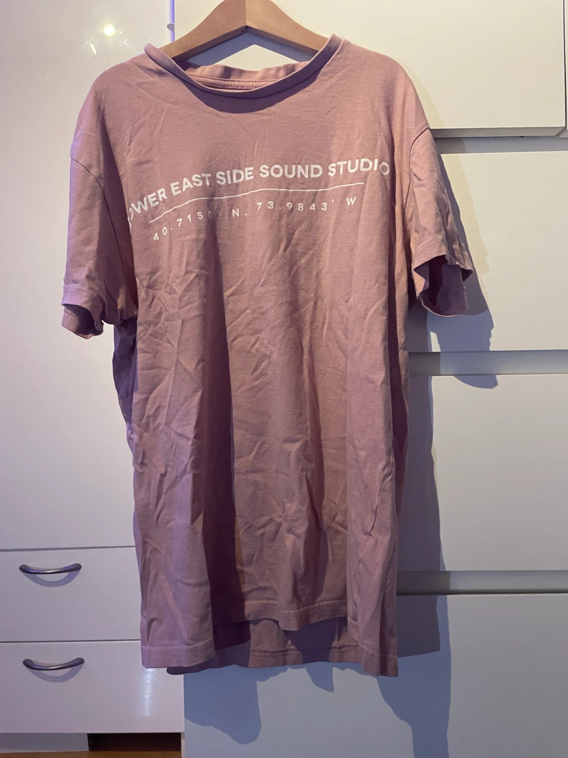 Rosa tröja med vit text från Primark