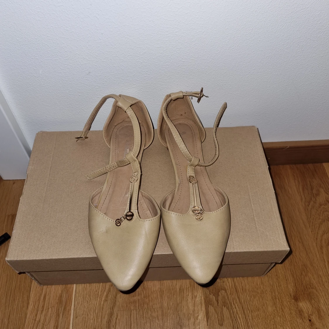 Skor med spets! - 90