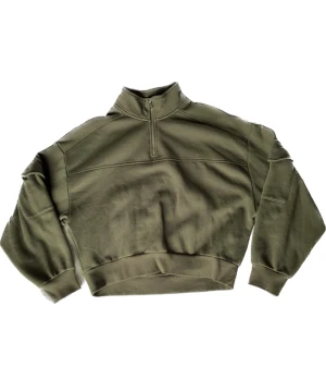 Militärgrön tröja - Kroppad militärgrön tröja från h&m. Nästan aldrig använd. 40kr + frakt