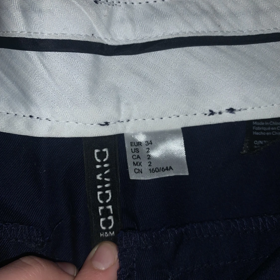 Mörkblåa kostymbyxor  - 90