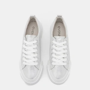 Silver skor  - Jätte fina silver skor, jätte fin detalj rill en outfit! 