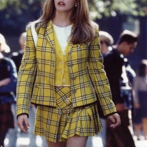 Rutig kavaj  - Rutig kavaj, köpt secondhand! Liknar den från clueless💗 Står inte storlek men skulle tro XS- M, köpare står för frakt eller så möts jag i Uppsala!:)