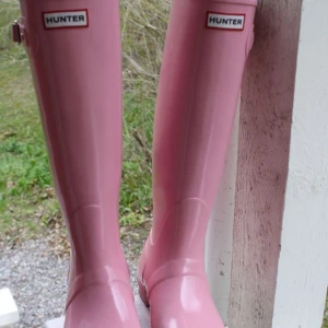 Ascoola hunters  - Säljer mina supersnygga hunters. Rosa Stl 38 Finns i Eskilstuna, köparen står för frakt.  400 kr 