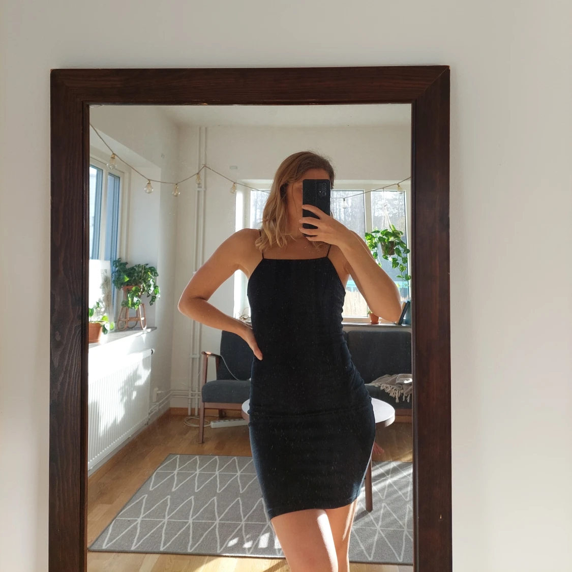 Svart ribbad klänning  - 90
