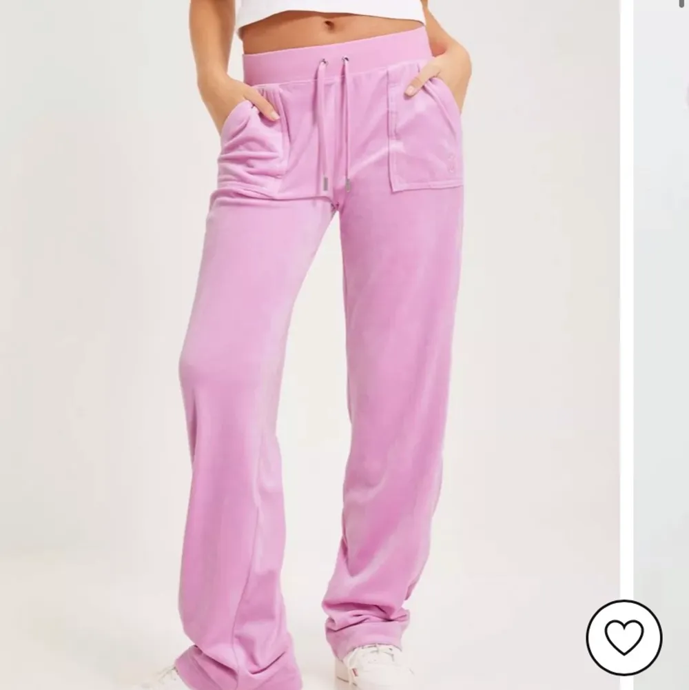 Säljer mina rosa juicy byxor köpta i sommras från Nelly. Säljer på grund av att jag inte får någon användning av dom. Skriv privat fel frågor eller privata bilder. Jeans & Byxor.