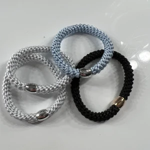 Hårsnoddar  - Nästan oanvända hårsnoddar i olika färger. 