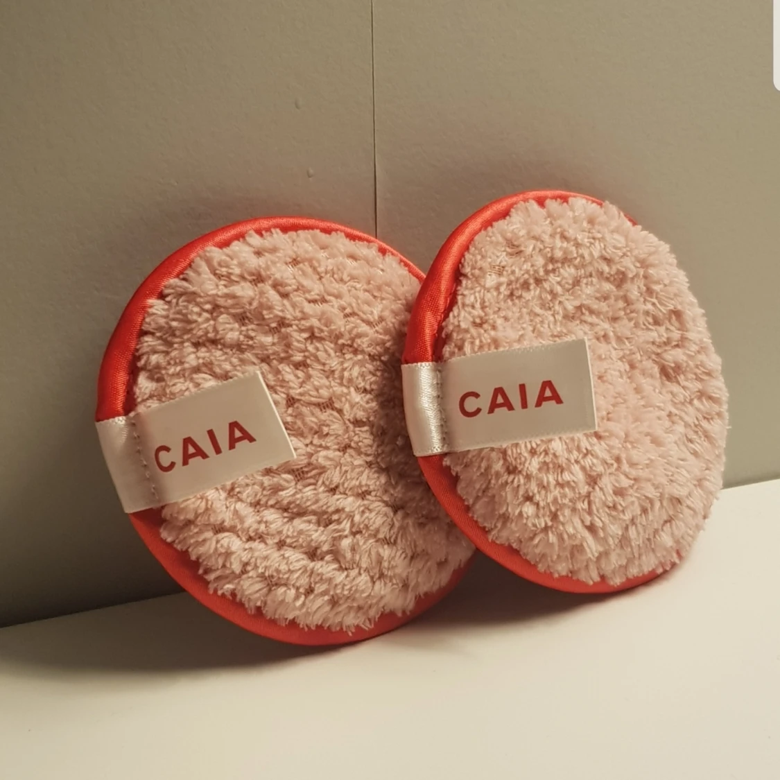 Caia makeup remover pads