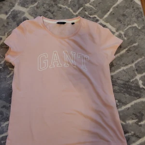 T shirt  - Använd fåtal gånger 