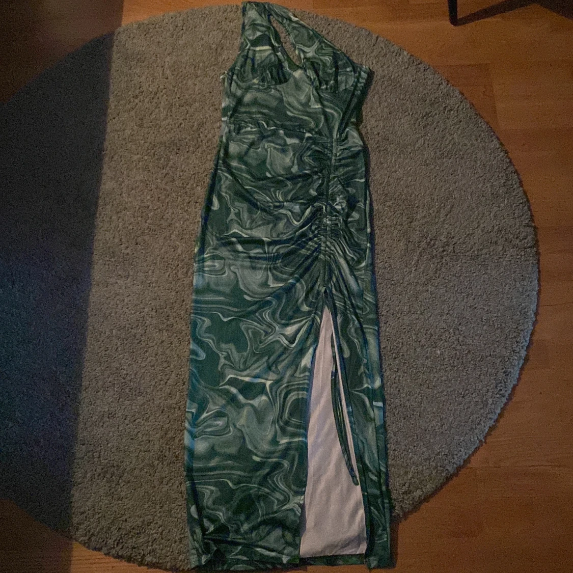 Grön mönstrad klänning