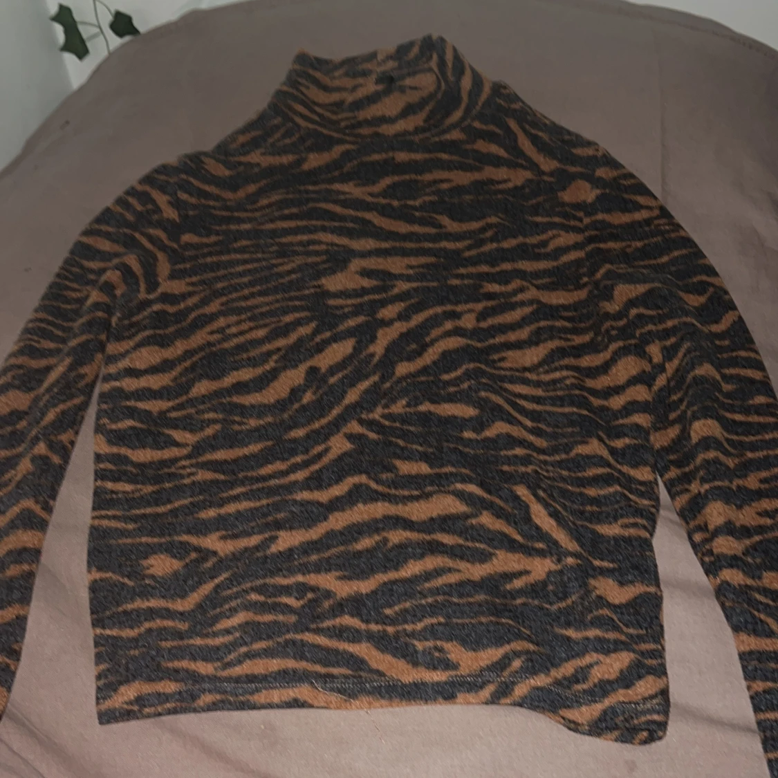 mönstrig brun/svart topp