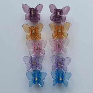 Hårklämmor  - 10 st hårklämmor, säljer alla tillsammans. Aldrig använda. Frakt tillkommer 💘