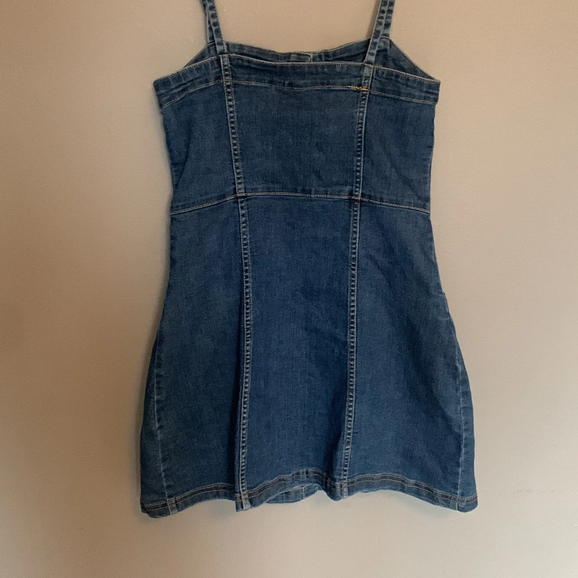 Mörkblå jeansklänning