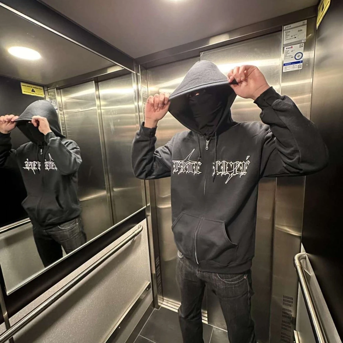 Fidélité zip-Hoodie / Svart