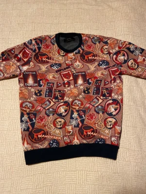 Zara Stranger Emotion Edition - Aldrig använt tröjan utan bara tagit ut den från påsen