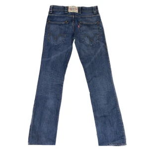 Levi’s jeans lågmidjade - Jättesnygga lågmidjade levi’s jeans i ca xs-s! Man ser färgen bättre på första bilden.