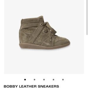 Isabel marant skor - Nästan helt oanvända isabel marant skor, dessa är slutsålda på webbsidan och orginalpriset är 5100 kr. Fler bilder kommer vid intresse!