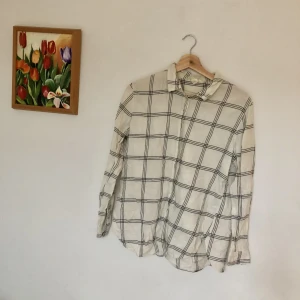 Rutig flanellskjorta  - Rutig flanellskjorta från H&M. Väldigt skön. 