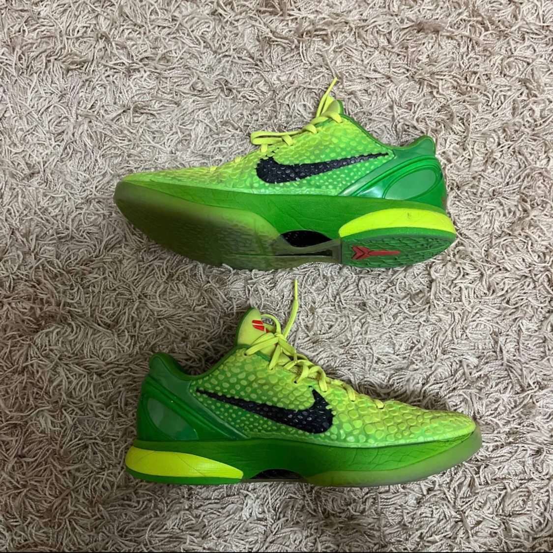 Kobe 6 grinch strl 44,5 - 90