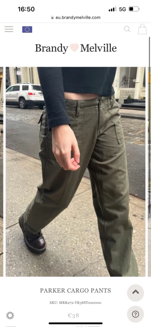 Brandy Melville jeans  - Säljer dessa slutsålda brandy Melville jeansen som aldrig fått användning ! De är sjukt coola och går att styla enkelt 👊🏼