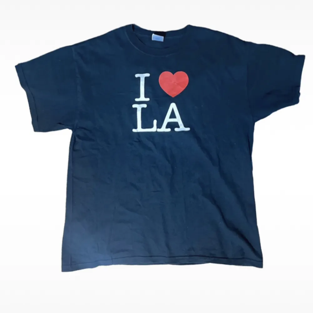 En snygg I Love LA tröja i bra skick. T-shirts.