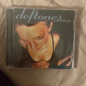 Deftones Around the fur helt ny! (CD) - Deftones Around the fur köptes i Stockholm. PS skicka meddelande innan du betalar den här annonsen. Har den här annonsen på ett annat konto som jag delar med min tjej.