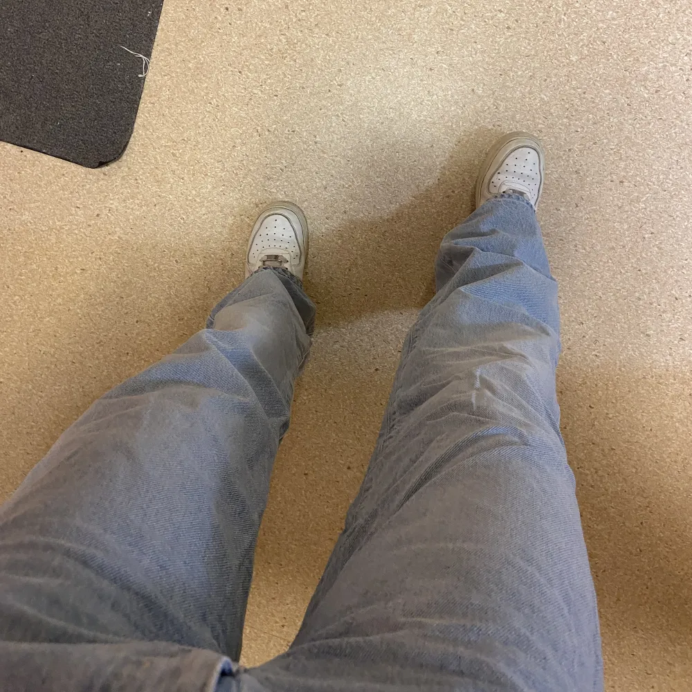 Fina jeans från lager 157 i storlek XS-S, jag är 168 cm. Dom är i fint skick🌟. Jeans & Byxor.
